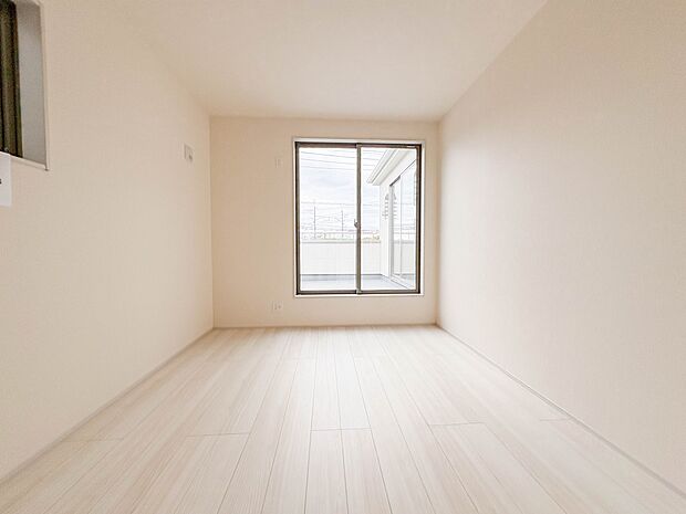 【洋室6帖】充実した生活は伸びやかな居室空間から始まります。快適に・伸びやかに。心の潤いを求める方々へ。