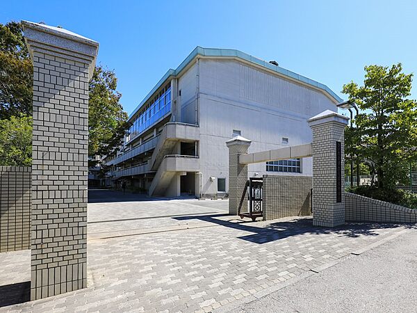 中学校 1100m さいたま市立尾間木中学校