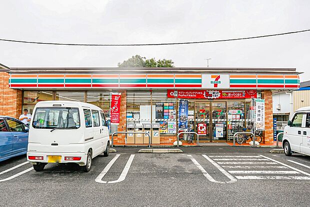 コンビニ 350m セブンイレブン上尾上店(セブンイレブンは近くて便利を掲げています。近くとは、心の近さ。便利とはモノが期待以上の品質でお客さまに届くこと。セブン銀行など新しいサービスを積極…