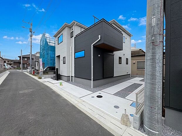 【外観】家族の温かさと陽光の暖かさ、楽しい毎日と明るい未来を予感させる「空間が織り成すひとつ先の住み心地」を演出します。