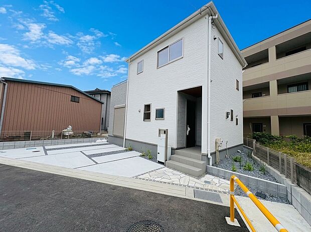 こちらの物件が少しでも気になるようでしたら、お気軽にお問合せください。人生でいちばん大きなお買い物ですので、ゆっくりご見学ください。ネット上の画像と実際の見学では、リアル感がまるで違います。…