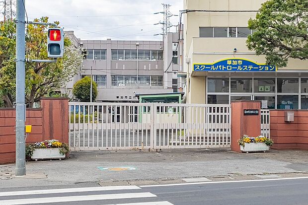 小学校 450m 草加市立川柳小学校