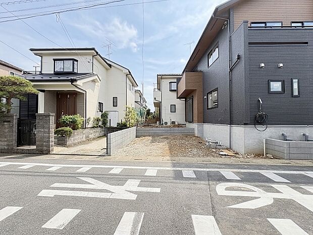 【駐車2台+庭】建物東南に『お庭』と駐車並列2台・『高台』の『制震住宅』