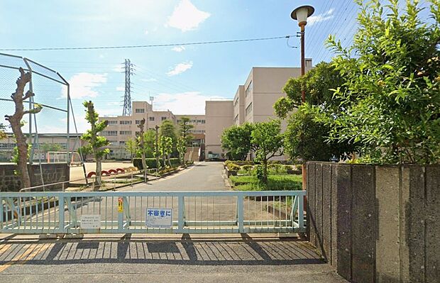 小学校 240m 越谷市立宮本小学校