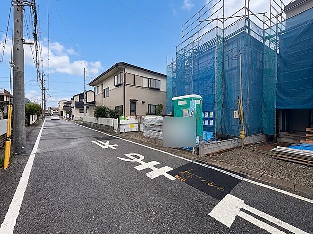 【前面道路】車の通行が少ないので、静かな住環境を維持することができます。