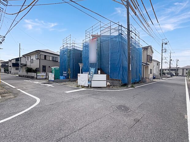 【前面道路】車の通行が少ないので、静かな住環境を維持することができます。