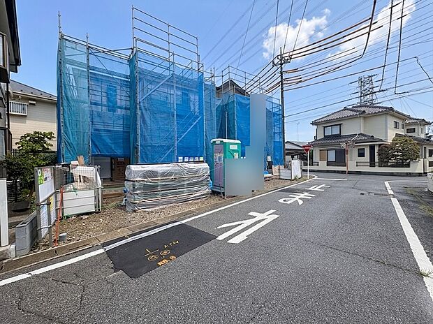 【前面道路】車の通行が少ないので、静かな住環境を維持することができます。