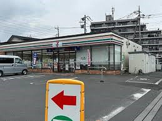 コンビニ 270m セブン-イレブン 春日部豊町2丁目店(セブン-イレブン 春日部豊町2丁目店まで徒歩4分)