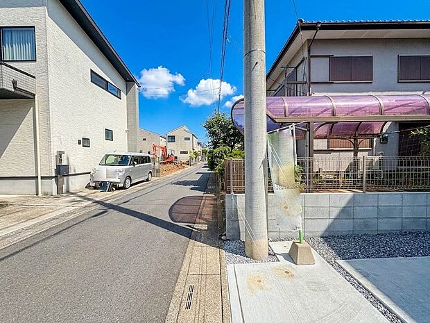 【前面道路4m】車の通行が少ないので、静かな住環境を維持することができます。