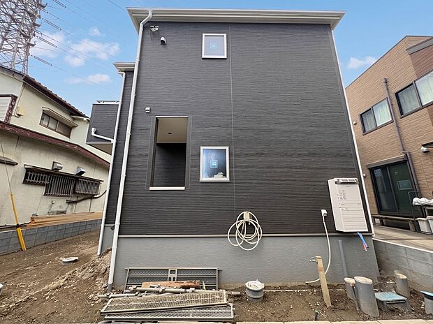 【外観】陽当りや通風性など各所に施された工夫で住みやすさを実現。部屋の大きさや周辺環境・街並など、資料には掲載していない情報が現地にはたくさんございます。是非ご確認下さい。※青空はイメージで…