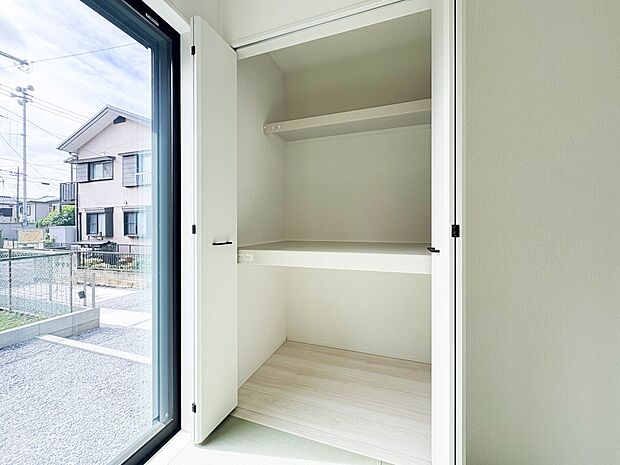 【収納】各部屋を最大限に広く使って頂ける様、全居住スペースに収納付。プライベートルームはゆったりと快適に。