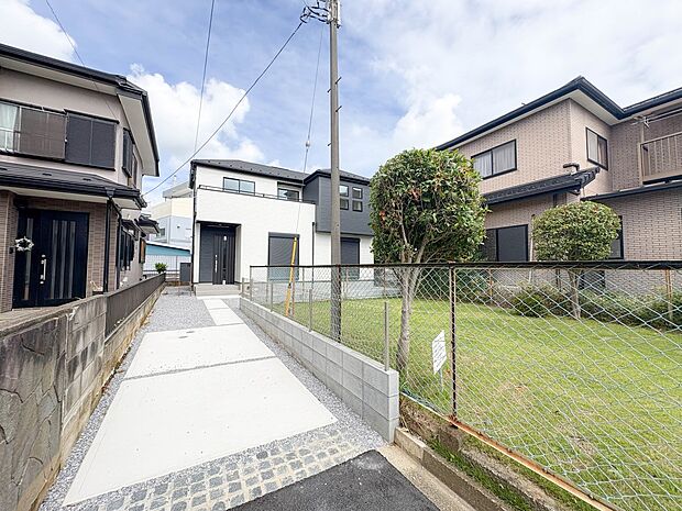 【外観】こちらの物件が少しでも気になるようでしたら、お気軽にお問合せください。人生でいちばん大きなお買い物ですので、ゆっくりご見学ください。ネット上の画像と実際の見学では、リアル感がまるで違…