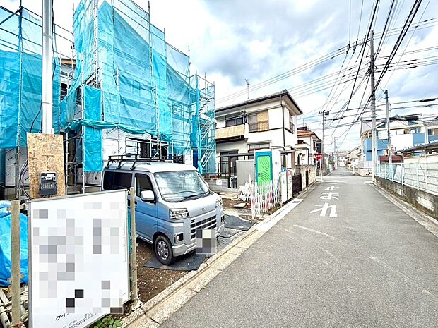 【前面道路】車の通行が少ないので、静かな住環境を維持することができます。