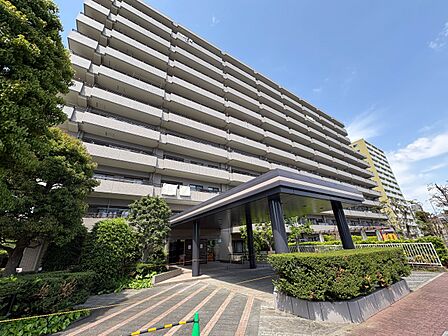 【現地外観】陽当りや通風性など各所に施された工夫で住みやすさを実現。部屋の大きさや周辺環境・街並など、資料には掲載していない情報が現地にはたくさんございます。是非ご確認下さい。