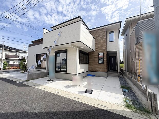 【外観】家族の温かさと陽光の暖かさ、楽しい毎日と明るい未来を予感させる「空間が織り成すひとつ先の住み心地」を演出します。