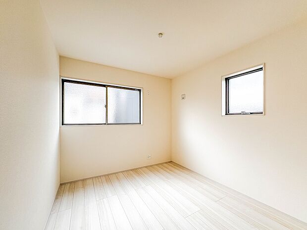 【洋室5.3帖】お子様のお部屋にぴったりなスペース