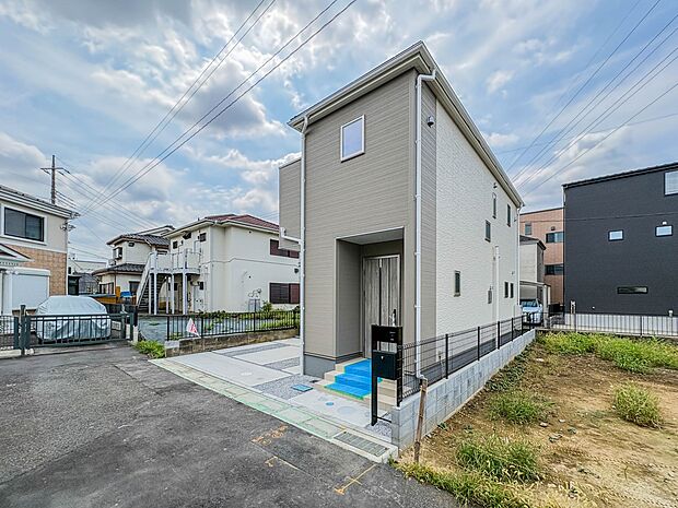 【外観】こちらの物件が少しでも気になるようでしたら、お気軽にお問合せください。人生でいちばん大きなお買い物ですので、ゆっくりご見学ください。ネット上の画像と実際の見学では、リアル感がまるで違…