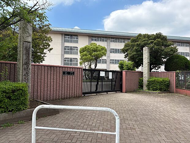 小学校 609m 越谷市立出羽小学校