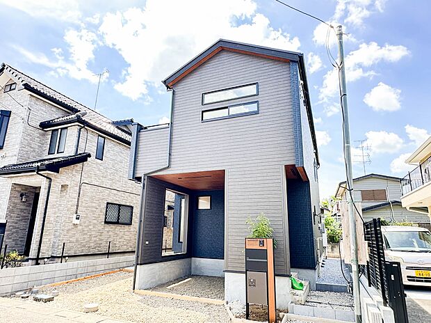 【外観】家族の温かさと陽光の暖かさ、楽しい毎日と明るい未来を予感させる「空間が織り成すひとつ先の住み心地」を演出します。