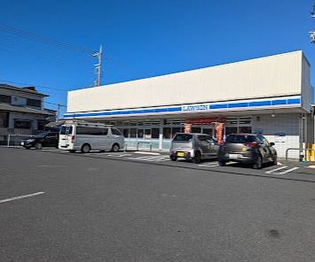 コンビニ 700m ローソンさいたま植竹町1丁目店(【ローソンさいたま植竹町1丁目店】 徒歩8分)