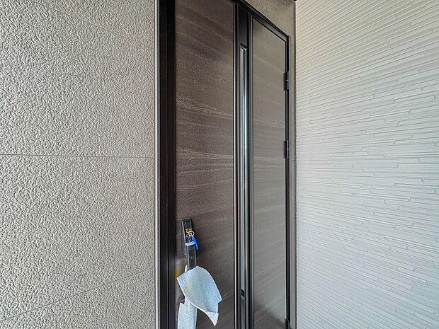 1号棟【玄関】玄関はおうちの顔と言われます。玄関アプローチは、外観デザインの印象を左右します。