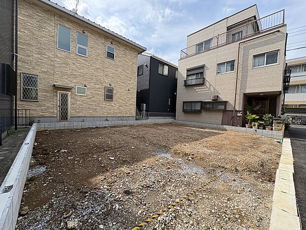 【外観】こちらの物件が少しでも気になるようでしたら、お気軽にお問合せください。人生でいちばん大きなお買い物ですので、ゆっくりご見学ください。ネット上の画像と実際の見学では、リアル感がまるで違…