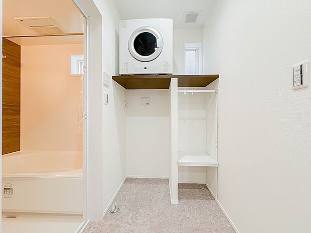 【ランドリースペース】ランドリースペースは広さもたっぷり。