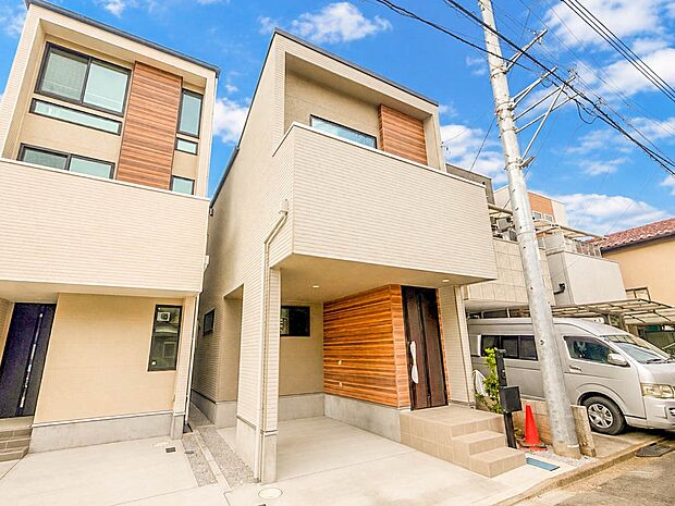 2号棟【前面道路】車の通行が少ないので、静かな住環境を維持することができます。※CGによる青空加工をしております。