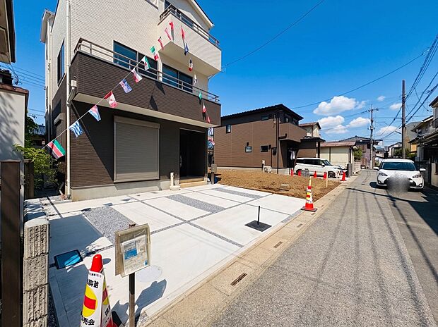 【前面道路4m】車の通行が少ないので、静かな住環境を維持することができます。