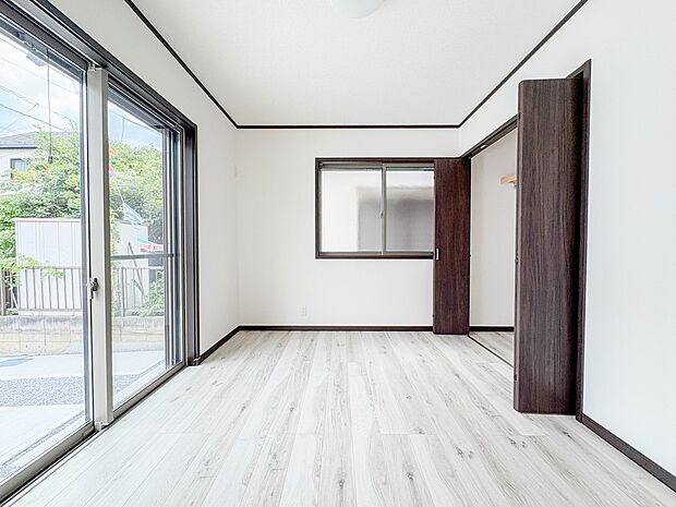 【洋室6帖】充実した生活は伸びやかな居室空間から始まります。快適に・伸びやかに。心の潤いを求める方々へ。