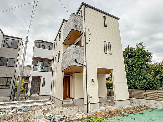 【外観】陽当りや通風性など各所に施された工夫で住みやすさを実現。部屋の大きさや周辺環境・街並など、資料には掲載していない情報が現地にはたくさんございます。是非ご確認下さい。