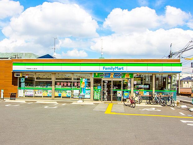 コンビニ 290m ファミリーマート戸田新曽つつじ通り店