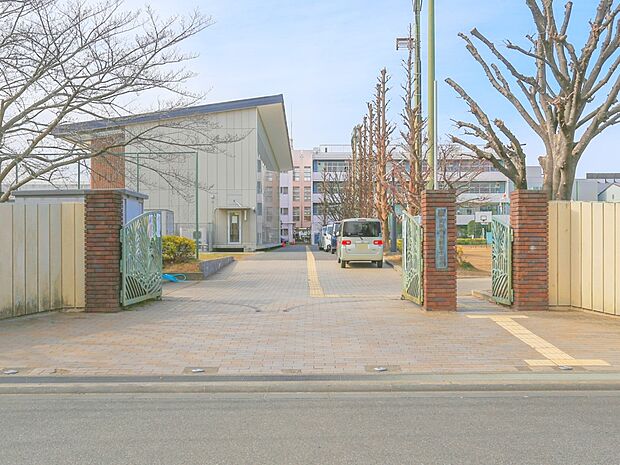 中学校 450m 戸田市立新曽中学校
