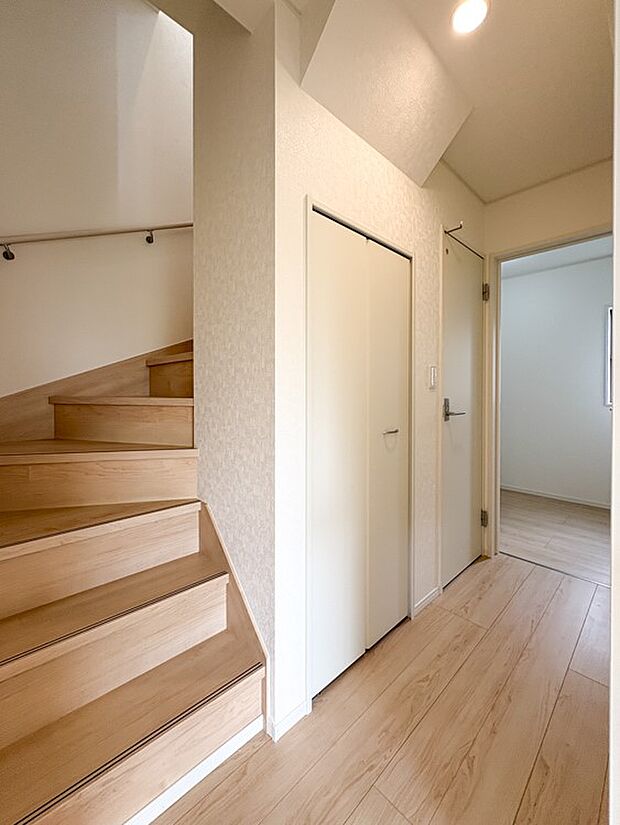 【ぜひ現地をご確認下さい】 陽当りや通風性など各所に施された工夫で住みやすさを実現。部屋の大きさや周辺環境・街並など、資料には掲載していない情報が現地にはたくさんございます。是非ご確認下さ…