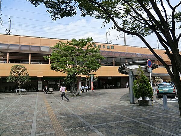 駅 1200m 戸田公園駅(戸田市を代表する駅。快速、各駅停車の埼京線がとまります。戸田市全体が東京のベッドタウンになっており、都心への通勤、通学、そしてショッピングにとても便利。)