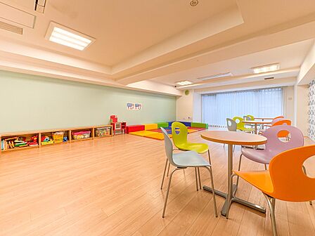 【Kids room-キッズルーム-】1階共用部分にある、キッズルーム。お子様との遊ぶ場としてご活用いただけます。