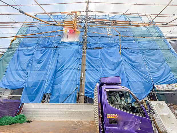1号棟【外観】家族の温かさと陽光の暖かさ、楽しい毎日と明るい未来を予感させる「空間が織り成すひとつ先の住み心地」を演出します。