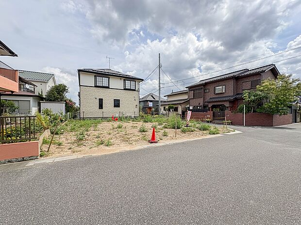 【外観】ここから始まる「日常」はご家族にとってかけがえのない時間となります。少しでも豊かに、快適に。そんな想いから本邸宅は生まれました。
