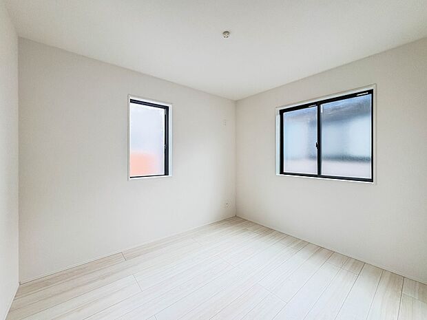 【洋室5.25帖】昨今のトレンドになりつつあるのが、広過ぎず、快適すぎない子ども部屋。勉強と寝るだけの部屋にすることで閉じこもりがなくなり、リビングで過ごす時間が増えると言われています。