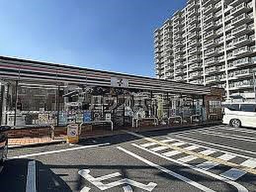 コンビニ 350m セブン-イレブン さいたま上落合3丁目店　(【セブン-イレブン さいたま上落合3丁目店】　徒歩5分)
