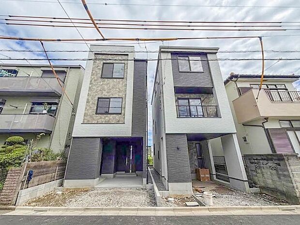 【外観】家族の温かさと陽光の暖かさ、楽しい毎日と明るい未来を予感させる「空間が織り成すひとつ先の住み心地」を演出します。