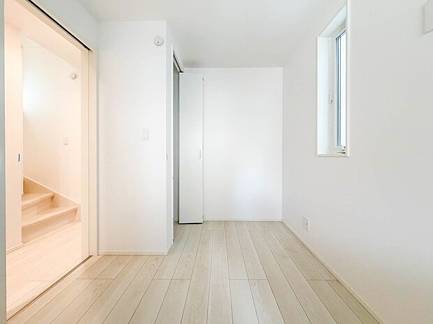 1号棟【その他内覧】こちらの物件が少しでも気になるようでしたら、お気軽にお問合せください。人生でいちばん大きなお買い物ですので、ゆっくりご見学ください。ネット上の画像と実際の見学では、リアル…