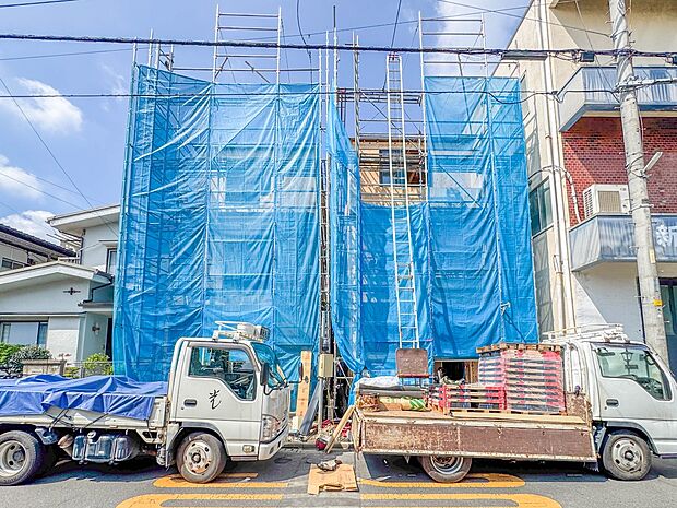 【外観】こちらの物件に少しでもご興味がありましたら、お気軽にお電話下さい。ネット上で「見えない物」「わからない事」でも、実際にご見学いただくことで、手に取るようにおわかりいただけるはずです。…