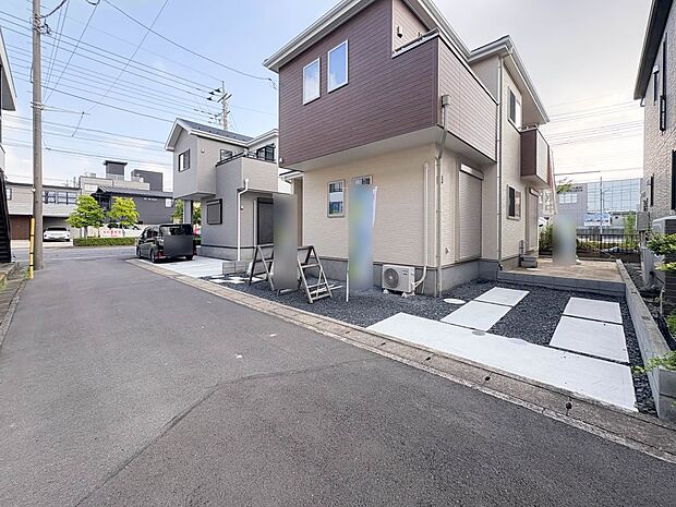 【前面道路】車の通行が少ないので、静かな住環境を維持することができます。
