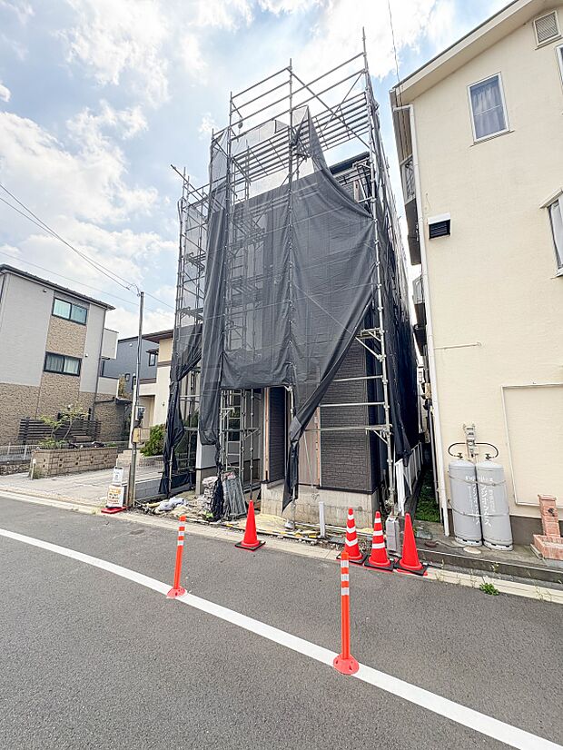 【外観】陽当りや通風性など各所に施された工夫で住みやすさを実現。部屋の大きさや周辺環境・街並など、資料には掲載していない情報が現地にはたくさんございます。是非ご確認下さい。