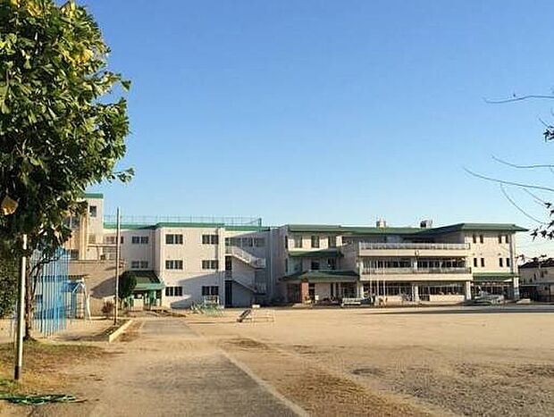 小学校 400m 春日部市立川辺小学校