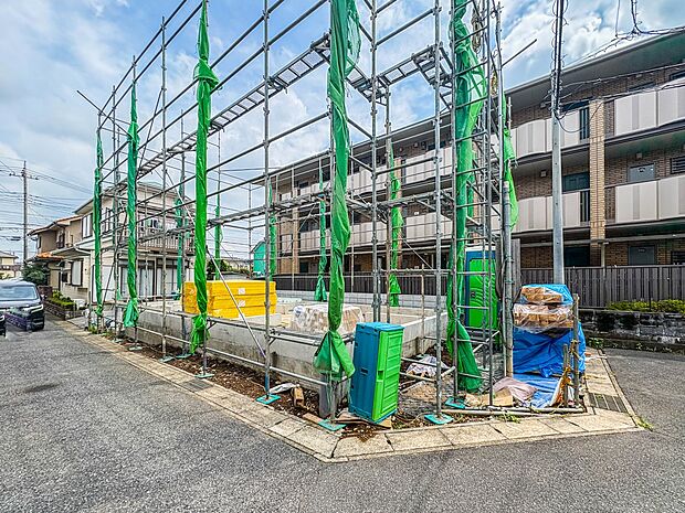 【外観】家族の温かさと陽光の暖かさ、楽しい毎日と明るい未来を予感させる「空間が織り成すひとつ先の住み心地」を演出します。