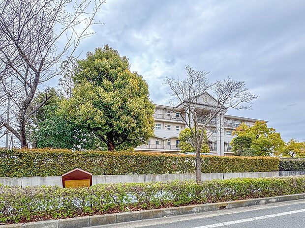 小学校 750m 越谷市立花田小学校