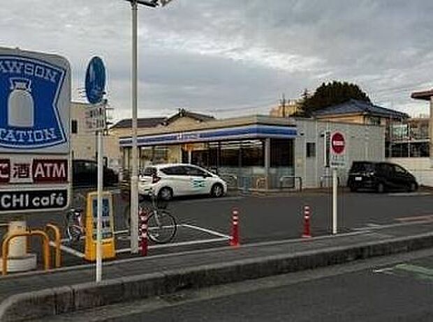 コンビニ 600m ローソン東越谷4丁目店