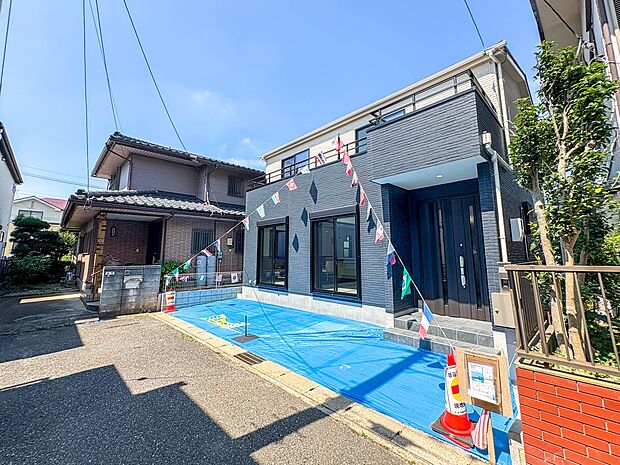 【外観】家族の温かさと陽光の暖かさ、楽しい毎日と明るい未来を予感させる「空間が織り成すひとつ先の住み心地」を演出します。